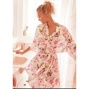 NWOT SHOW ME YOUR MUMU Brie Peonies Floral Print  Robe O/S